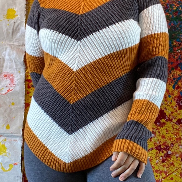 Sweater - Picture 2 of 3